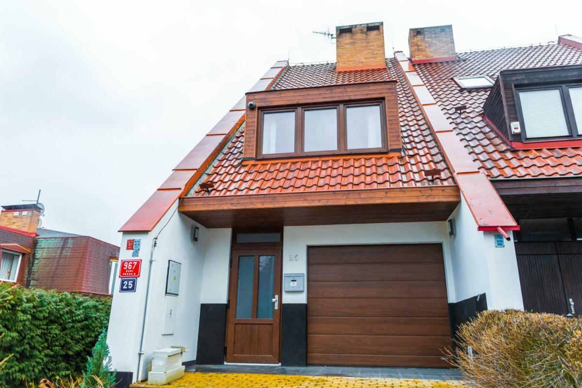 Apartment Charlie Praha Bagian luar foto